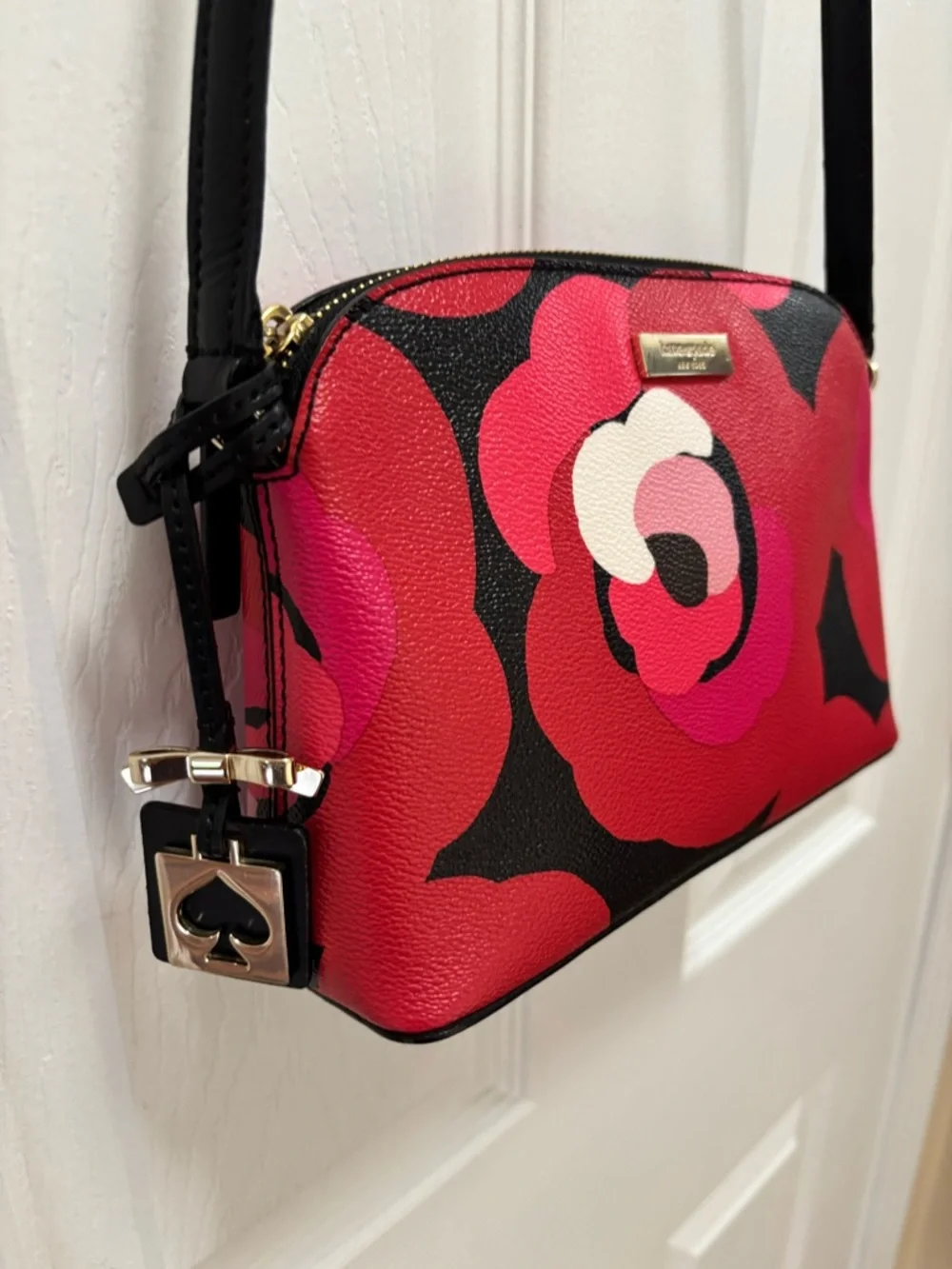 Kate Spade NY Brightwater Drive Hanna Multi Floral Black Crossbody BNOT - Picture 3 of 15